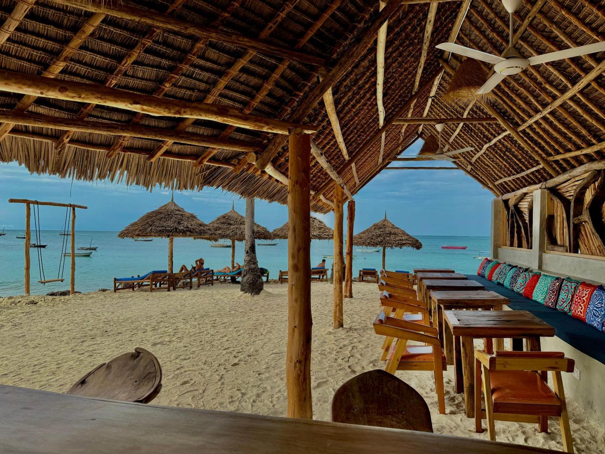 Dhow Beach Boutique Hotel Nungwi Esterno foto
